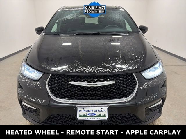 Used 2025 Chrysler Pacifica Select image 2