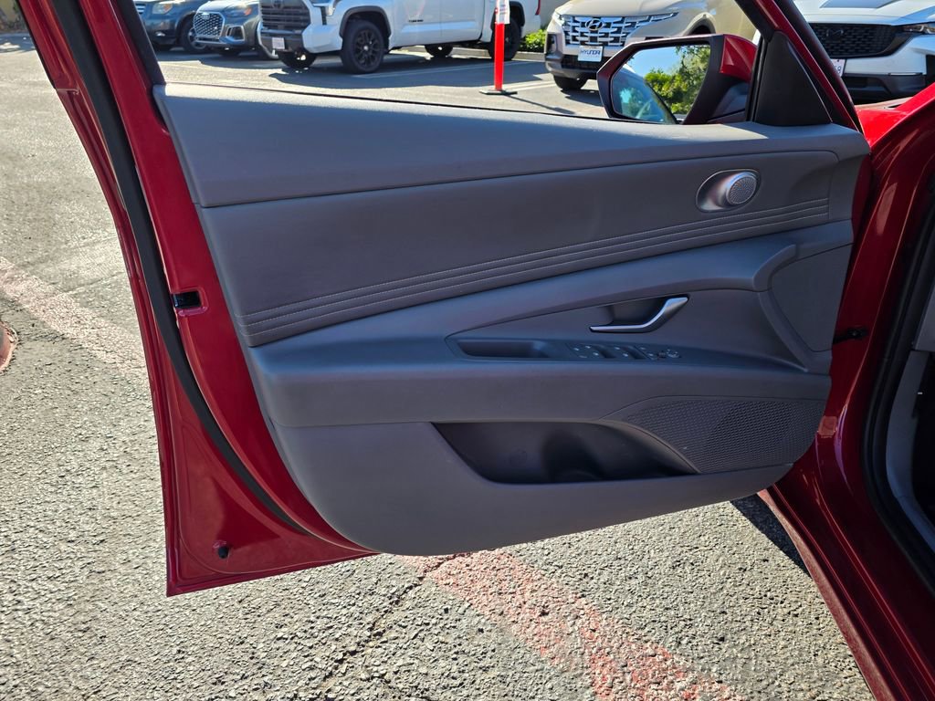 Certified 2023 Hyundai Elantra SEL w/ Convenience Package image 19