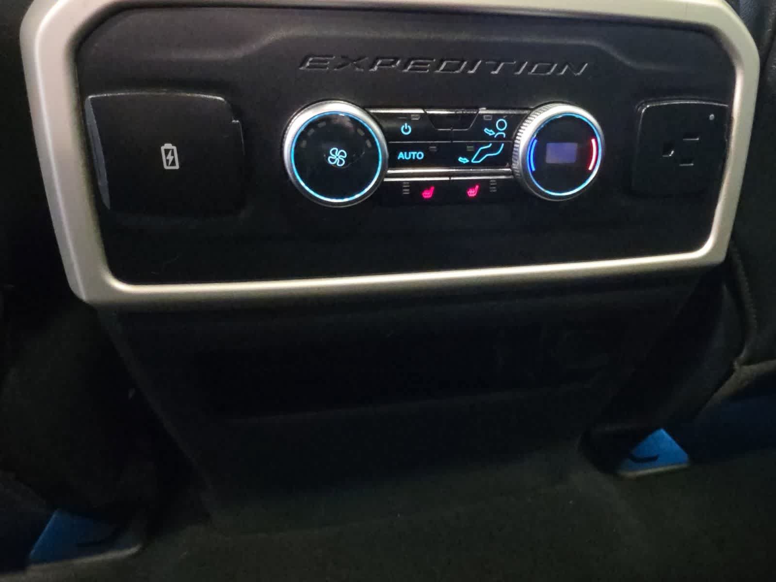 Used 2023 Ford Expedition Limited AWD/4WD image 33