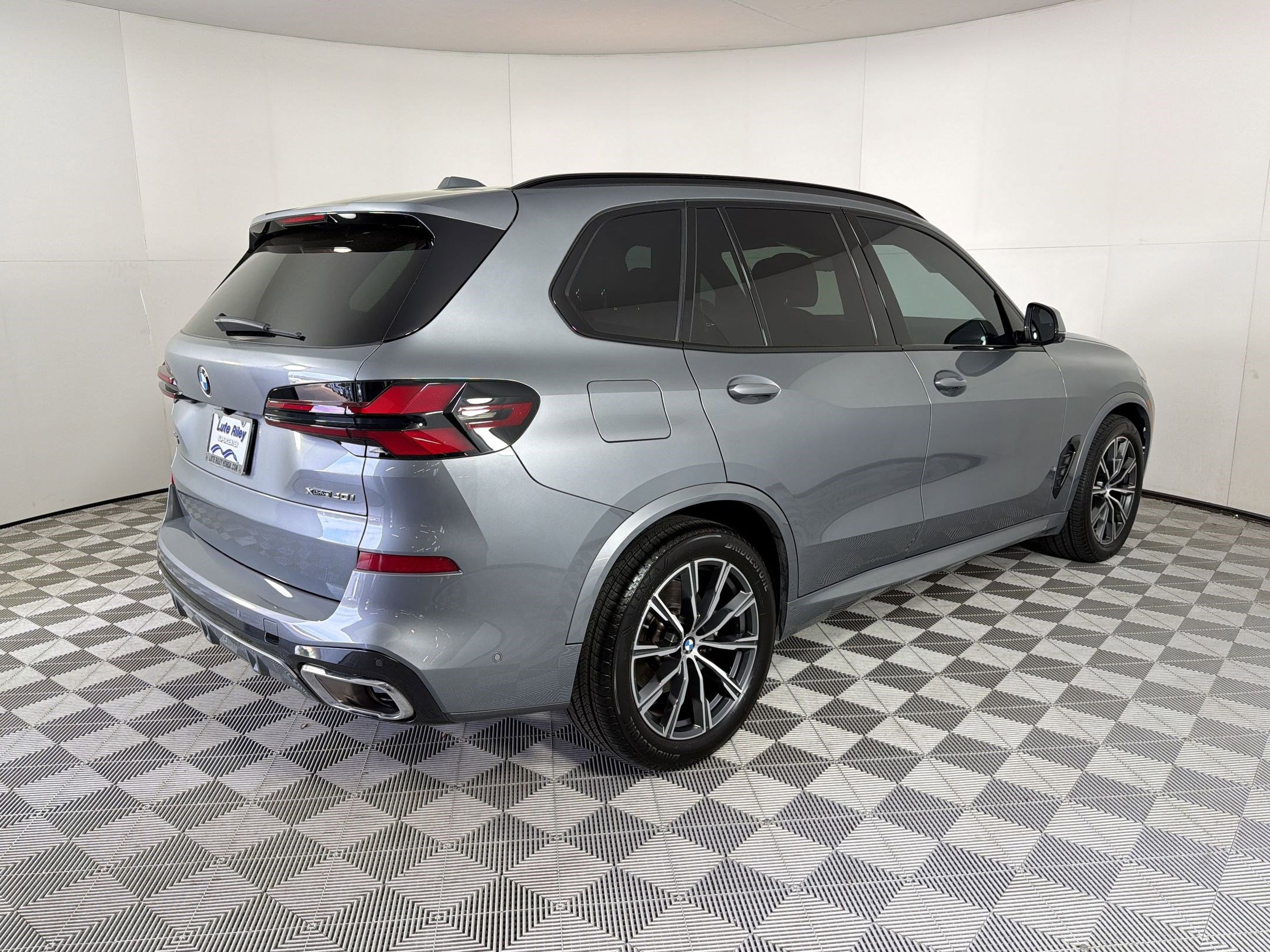 Used 2024 BMW X5 xDrive40i w/ M Sport Package image 9