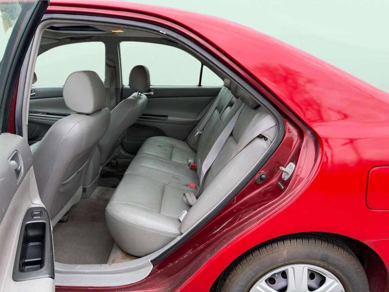 Used 2005 Toyota Camry image 11