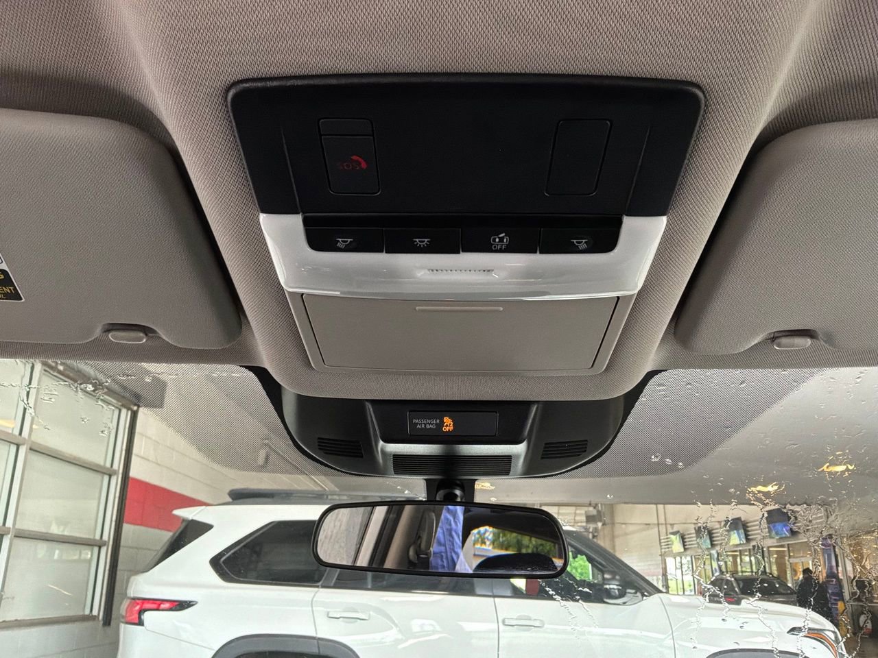 Used 2025 Nissan Rogue SV FWD image 16