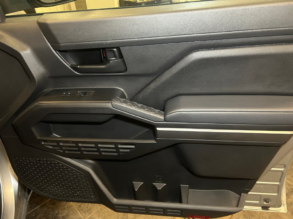 Certified 2025 Toyota Tacoma SR5 AWD/4WD image 16