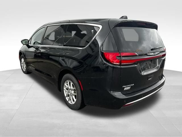 Used 2026 Chrysler Pacifica Select FWD image 12
