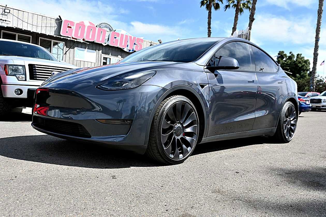 Used 2022 Tesla Model Y Performance AWD/4WD image 1