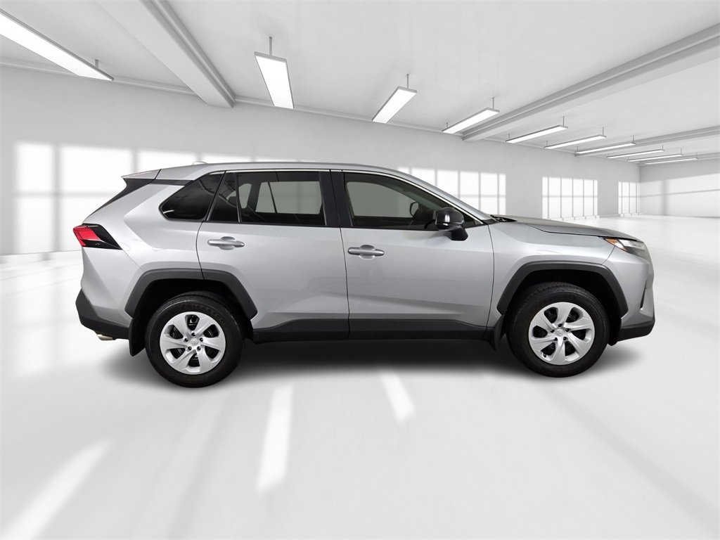 Used 2024 Toyota RAV4 LE image 8