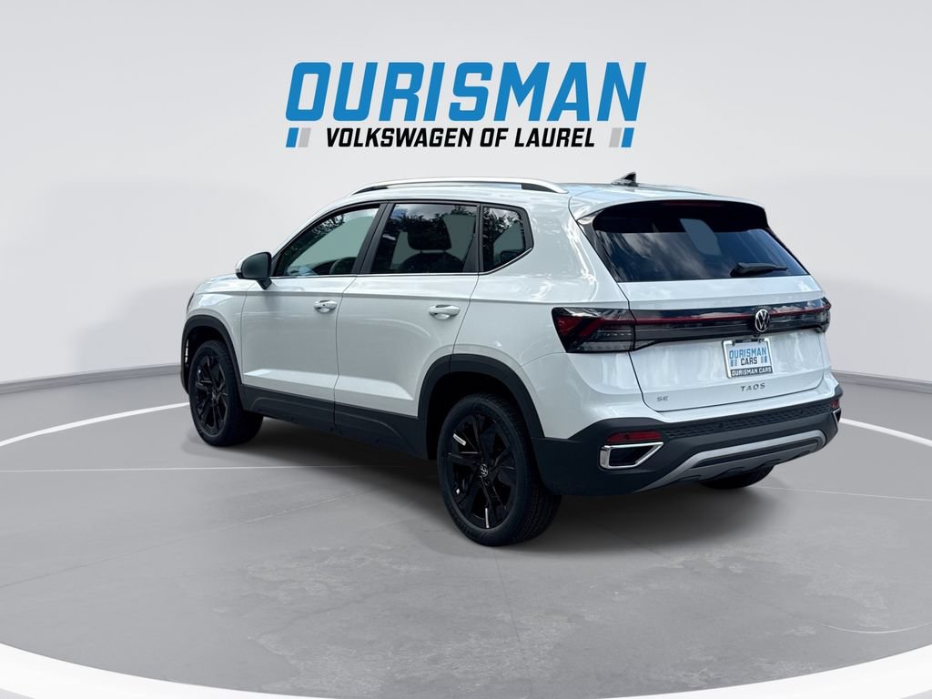 New 2026 Volkswagen Taos SE FWD image 6