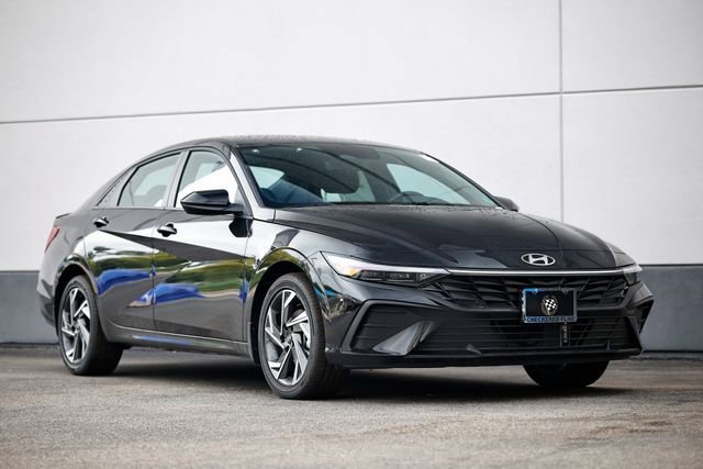 New 2025 Hyundai Elantra SEL
