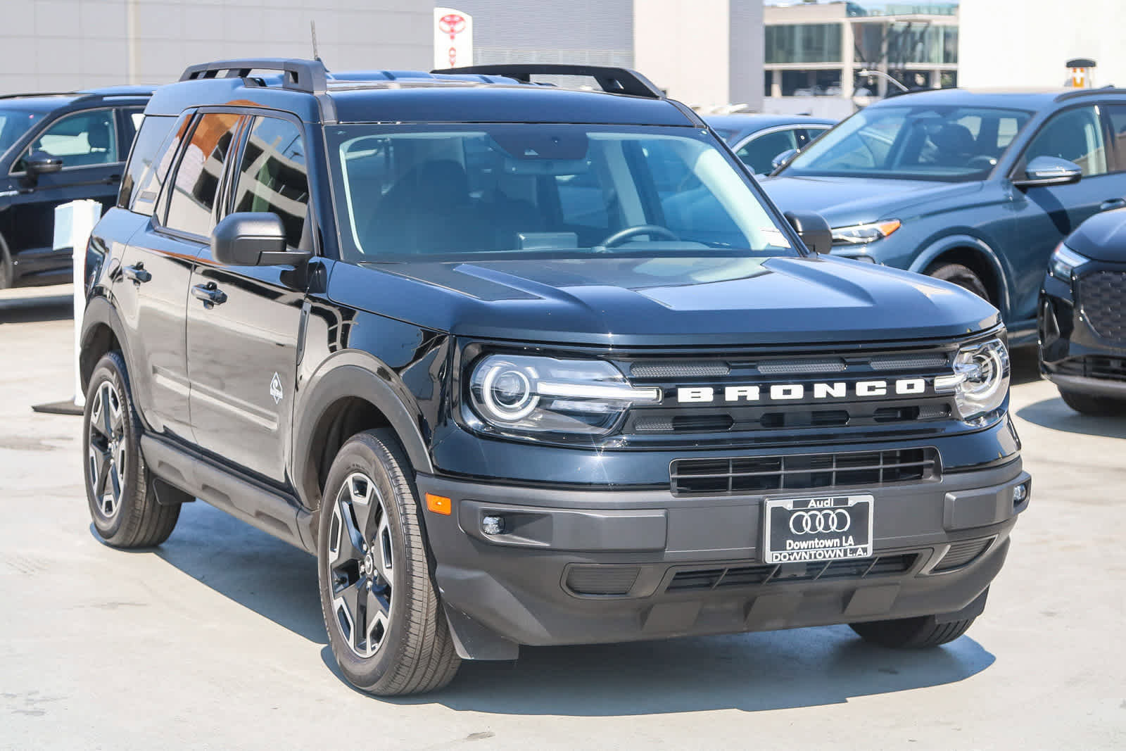 Used 2022 Ford Bronco Sport Outer Banks image 3