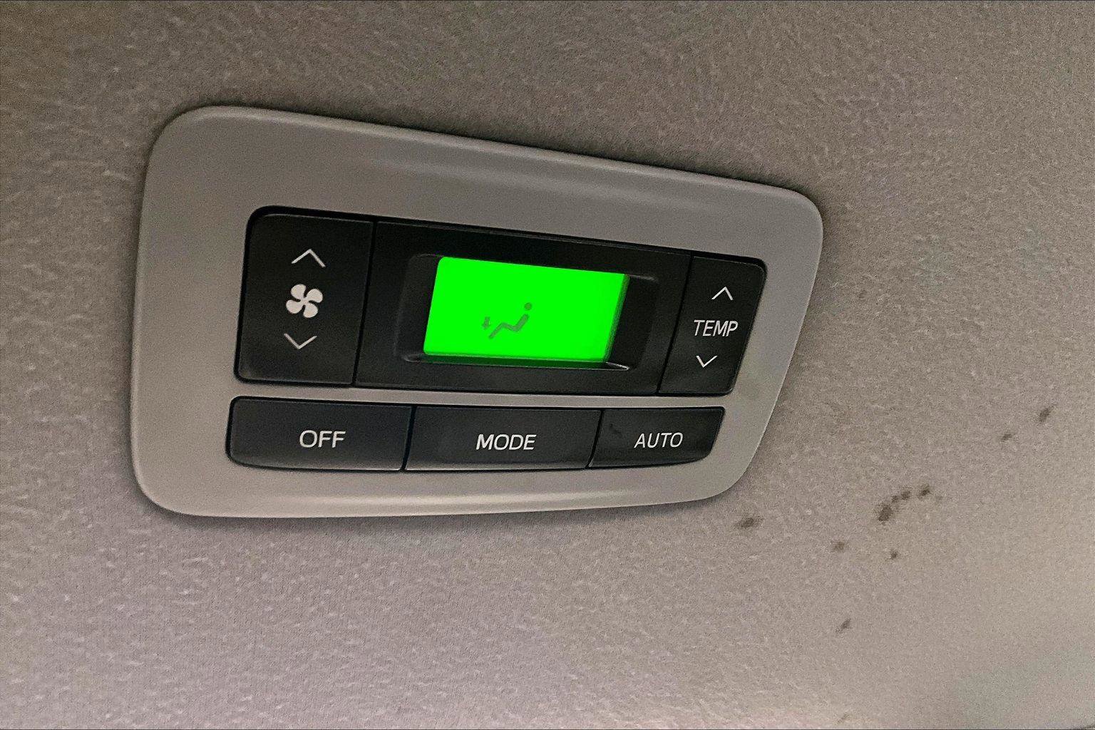 Used 2014 Toyota Sienna XLE image 34