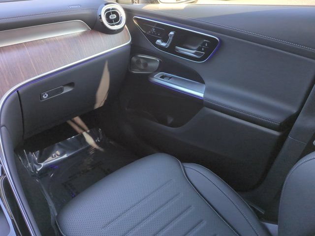 Used 2026 Mercedes-Benz GLC 300 4MATIC image 17
