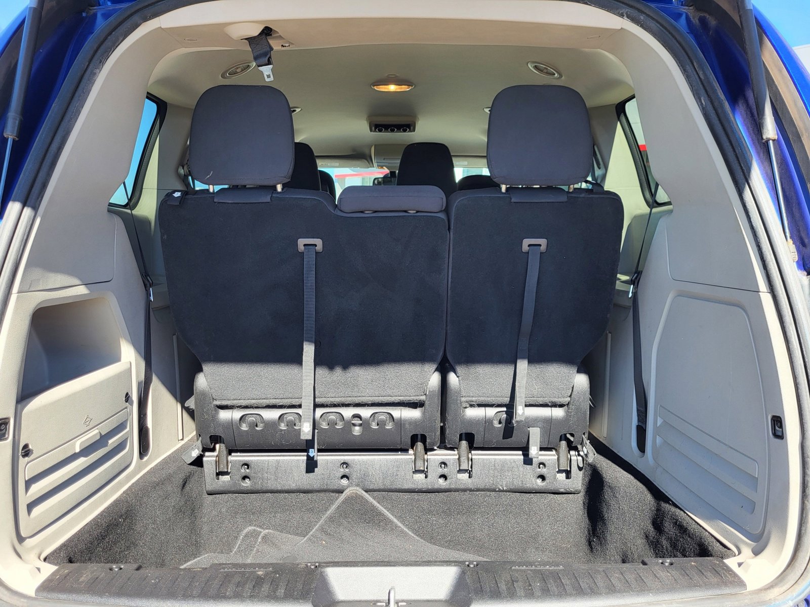 Used 2019 Dodge Grand Caravan SE w/ UConnect Hands-Free Group image 20