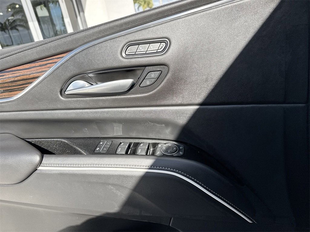 Used 2023 Cadillac Escalade Luxury image 40