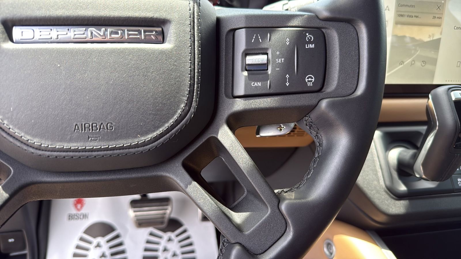 Used 2025 Land Rover Defender 110 V8 AWD/4WD image 15