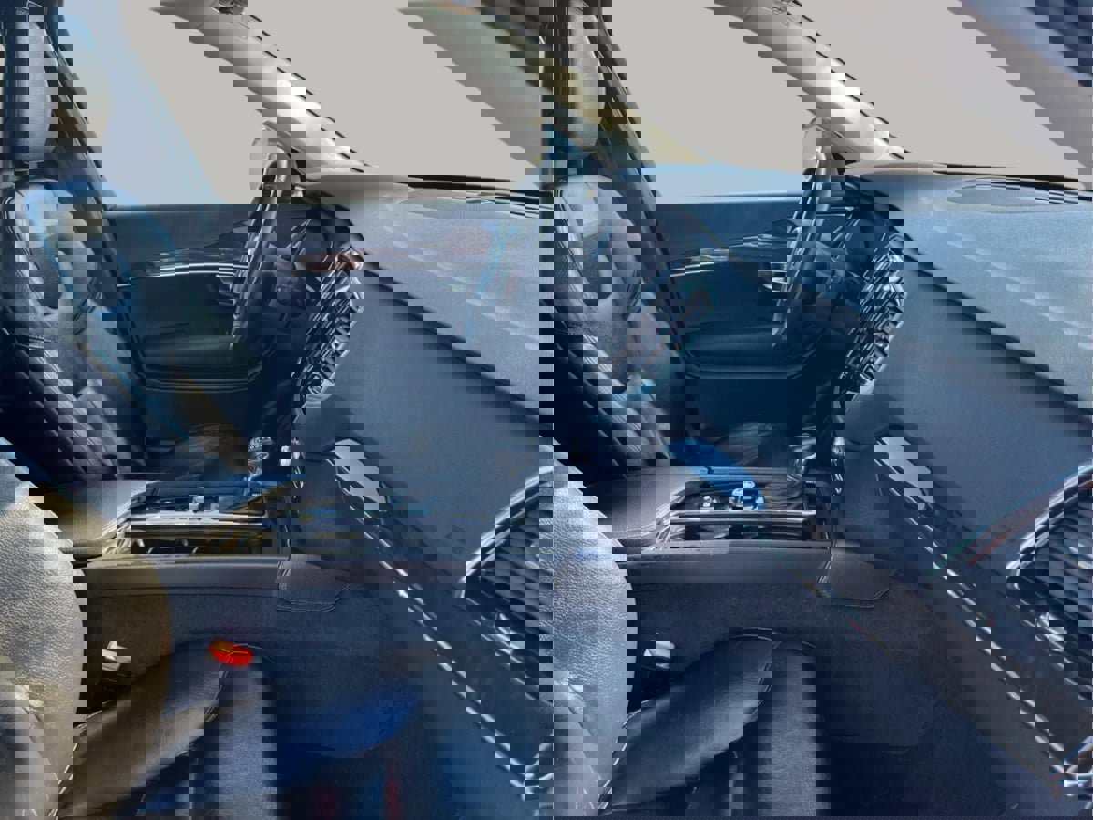 Used 2018 Volvo XC90 T6 Momentum w/ Convenience Package image 34