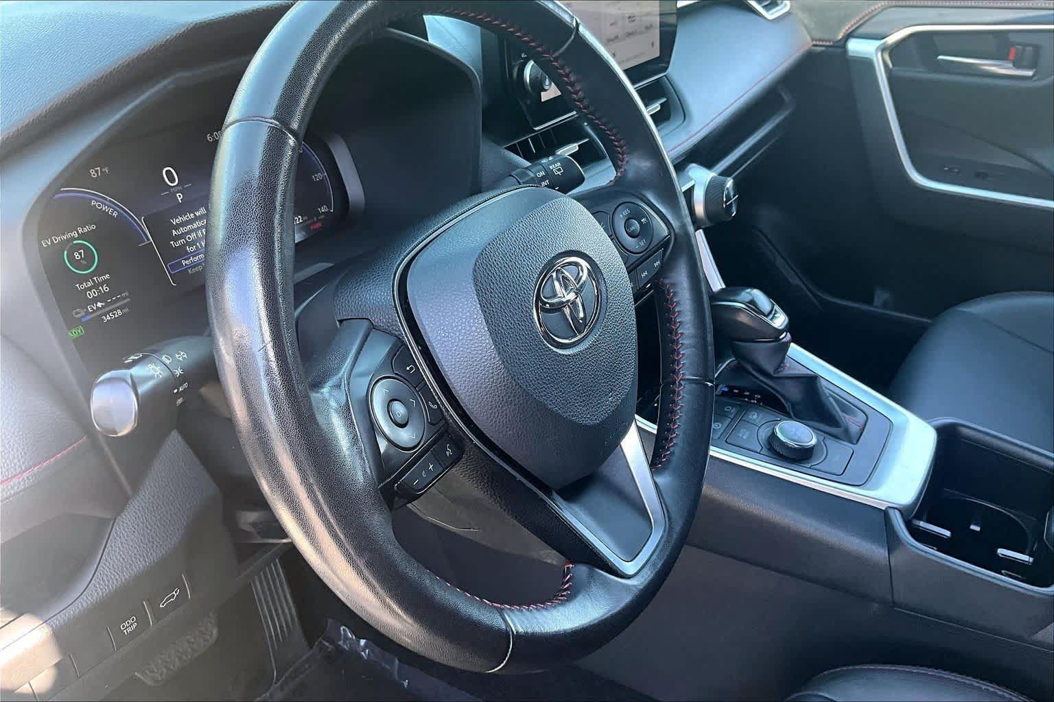 Used 2023 Toyota RAV4 XSE AWD/4WD image 18