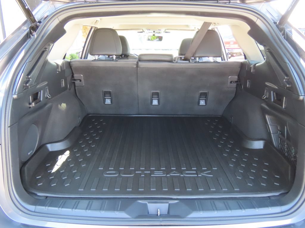 Used 2025 Subaru Outback Onyx Edition AWD/4WD image 25