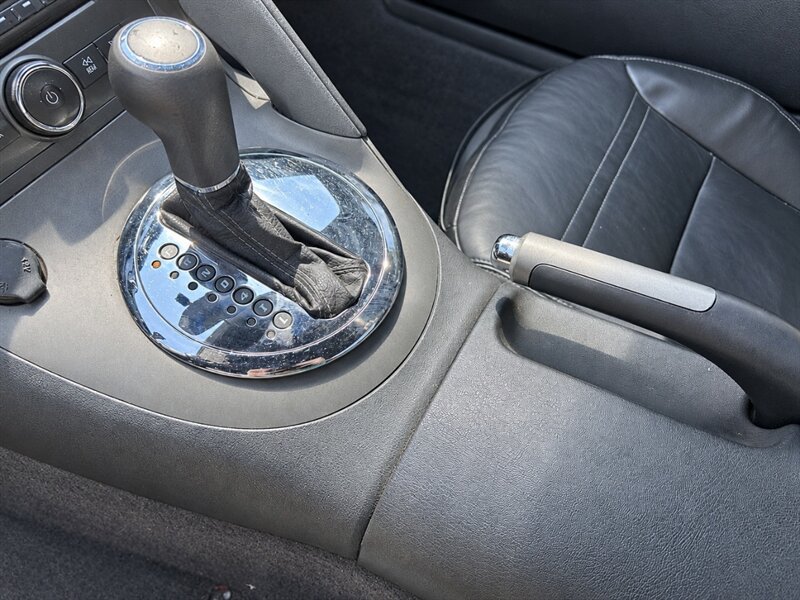 Used 2008 Pontiac Solstice Convertible w/ Premium Package RWD image 9
