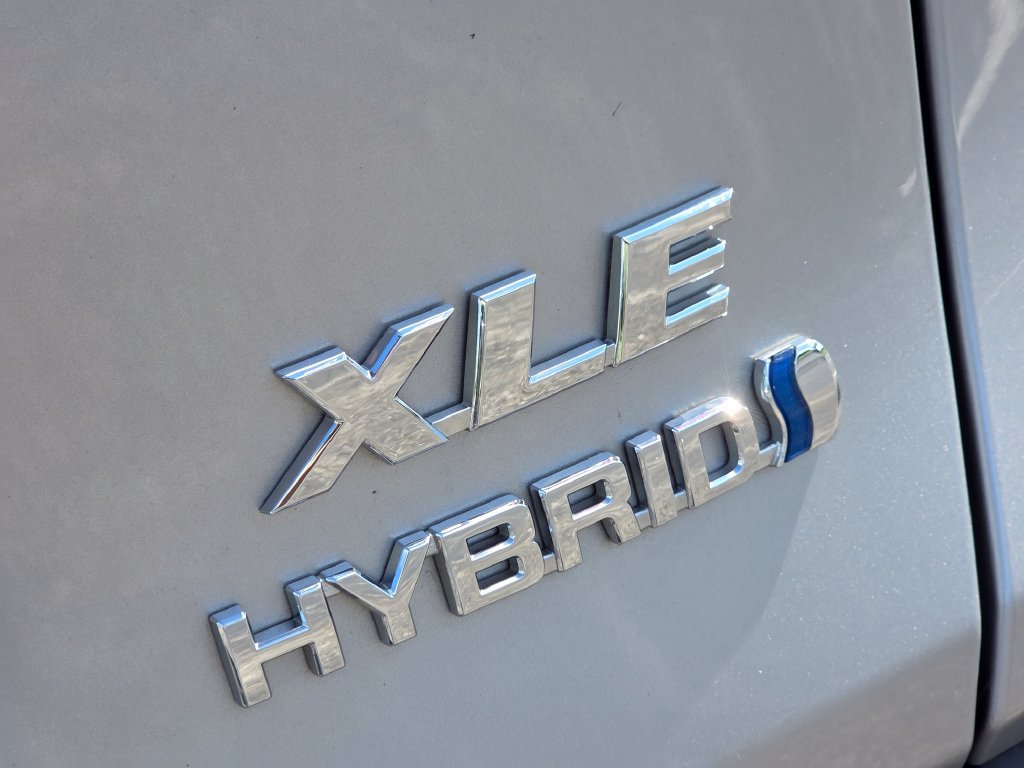 Used 2023 Toyota RAV4 XLE w/ Convenience Package AWD/4WD image 17
