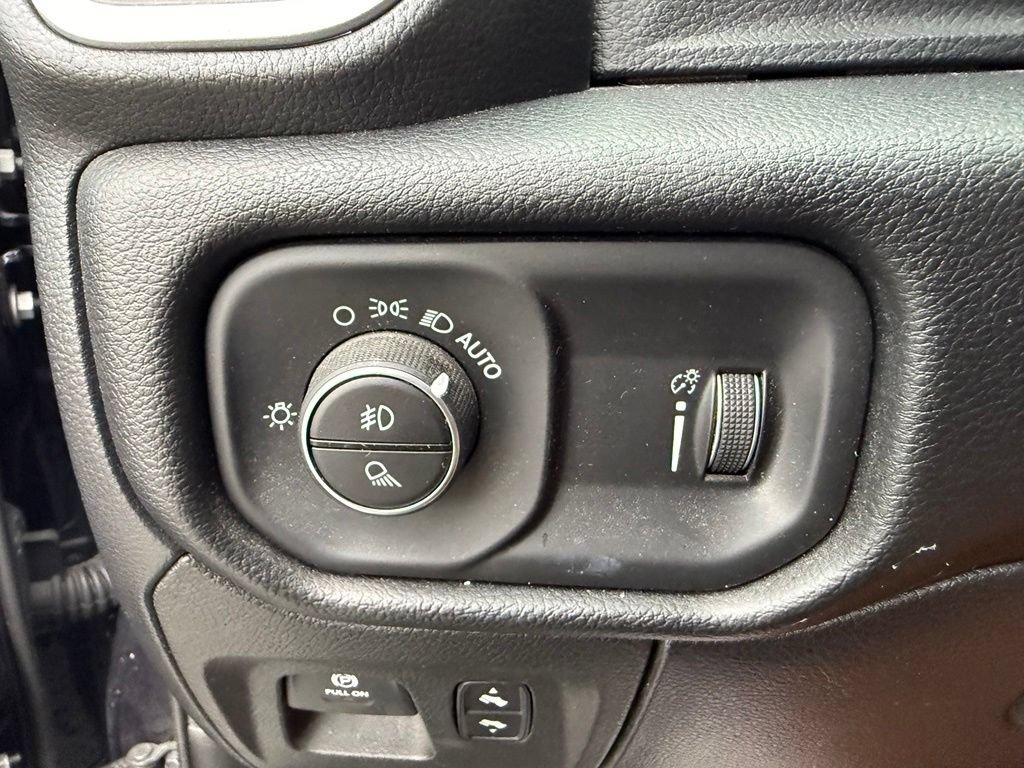 Used 2021 RAM 1500 Big Horn RWD image 14