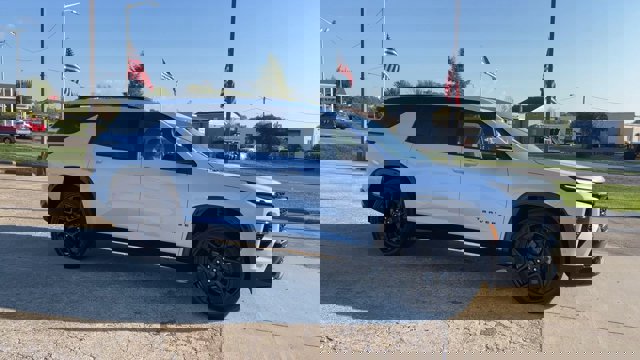 New 2026 Chevrolet Traverse RS w/ LPO, Floor Liner Package image 2