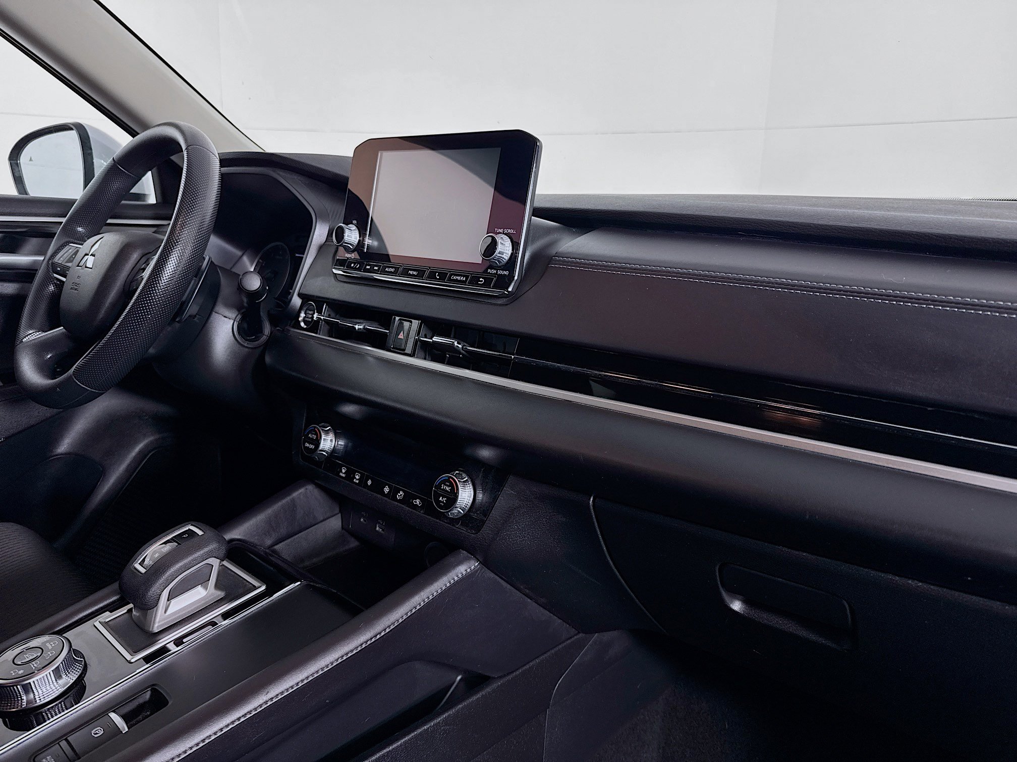 Used 2024 Mitsubishi Outlander ES image 29