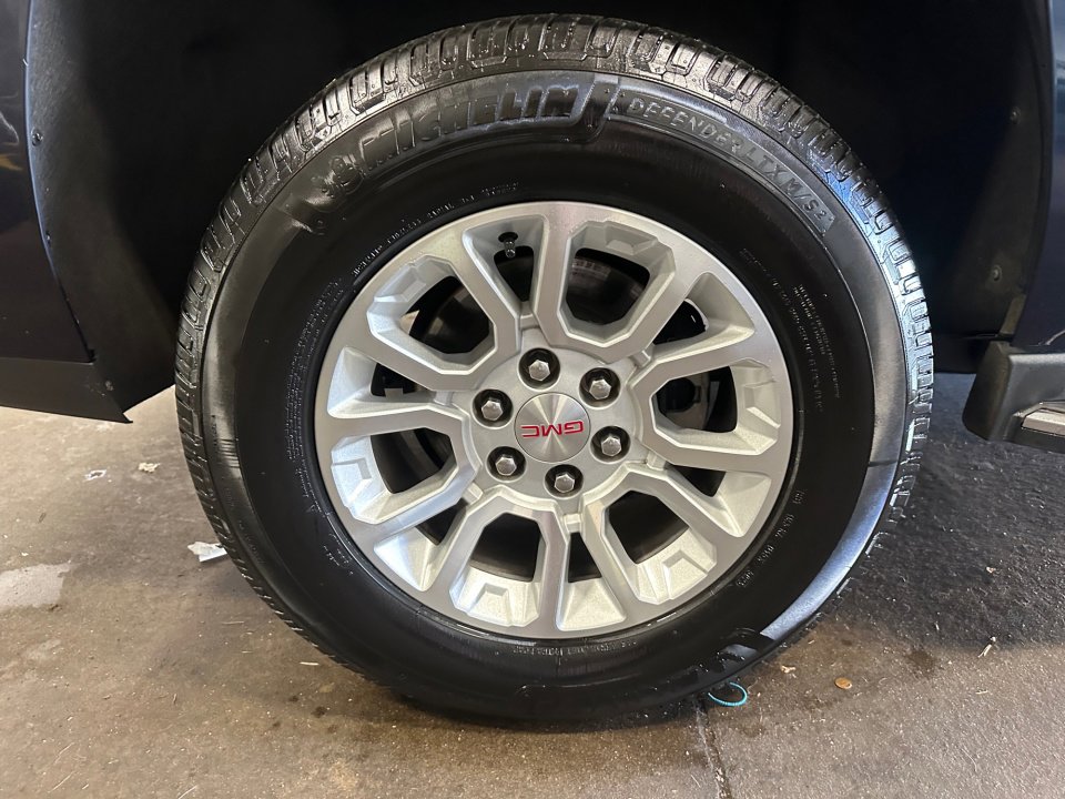 Used 2019 GMC Yukon SLT w/ Open Road Package image 26