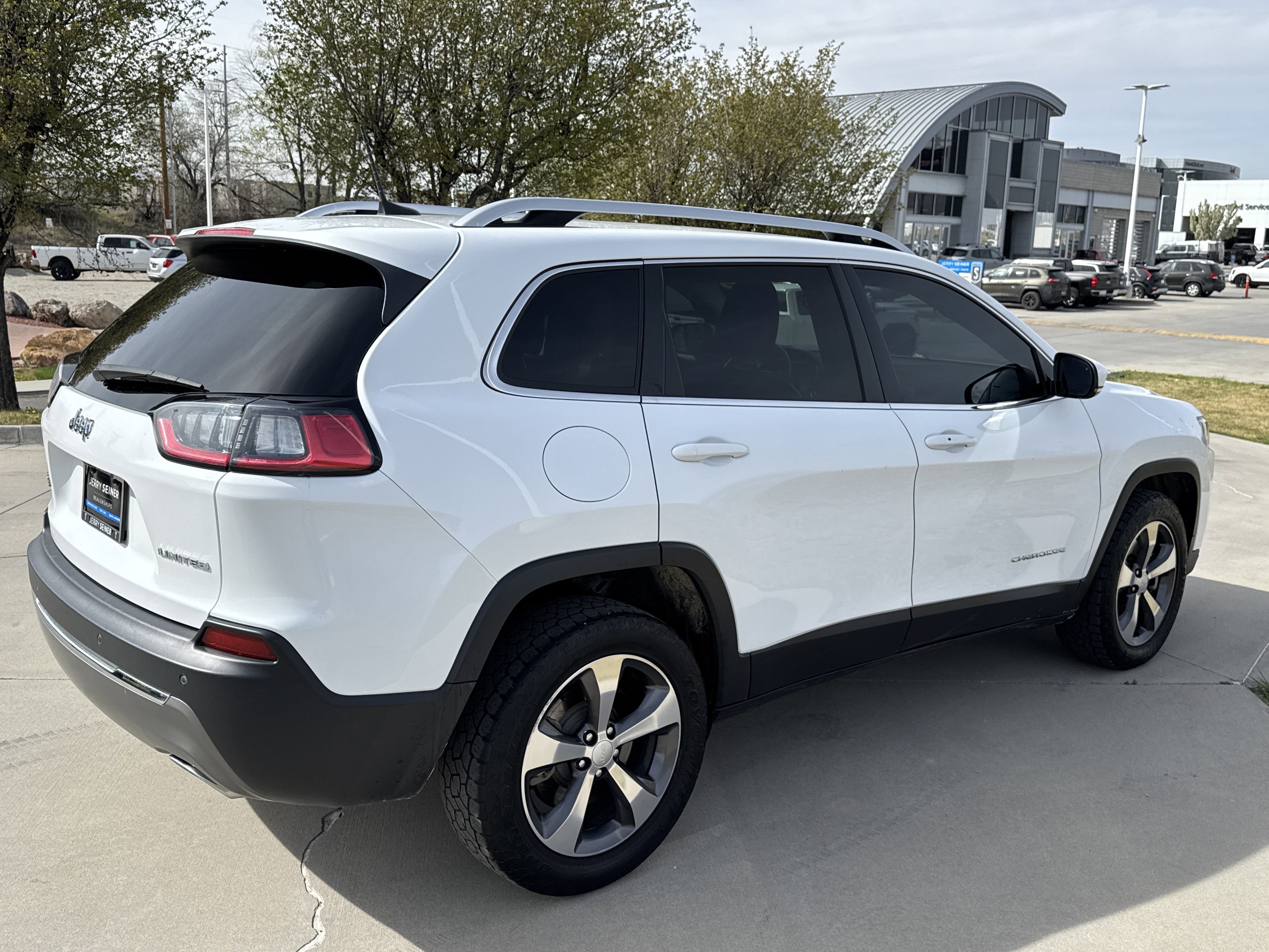 Used 2020 Jeep Cherokee Limited image 5