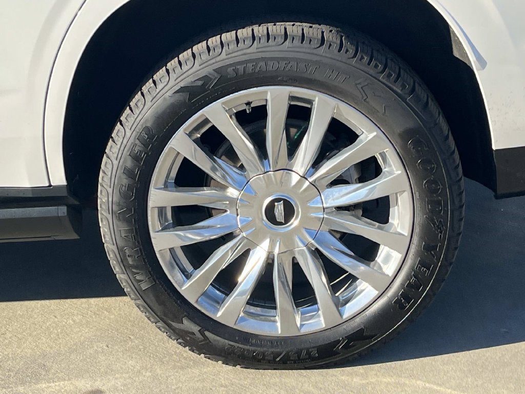 Used 2023 Cadillac Escalade Premium Luxury w/ Performance Package AWD/4WD image 11