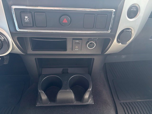 Used 2017 Nissan Titan SV AWD/4WD image 26