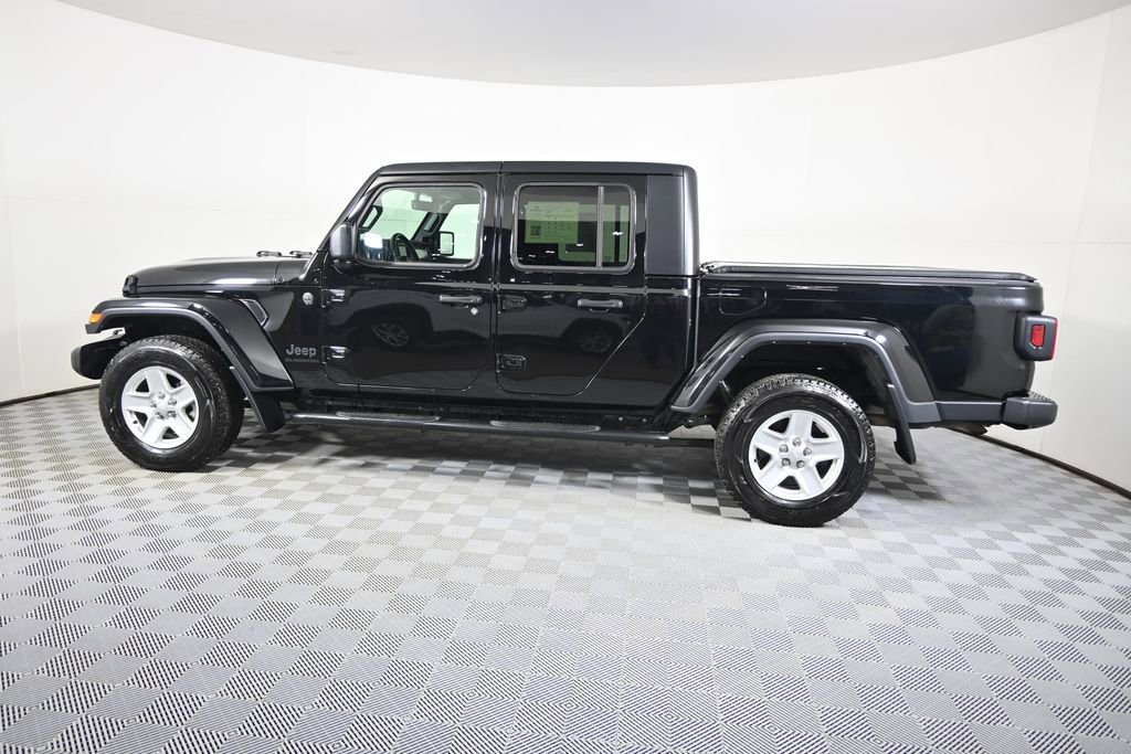 Used 2022 Jeep Gladiator Sport image 3