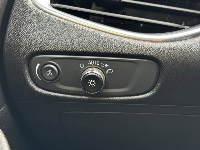 Used 2017 Chevrolet Malibu Hybrid image 28