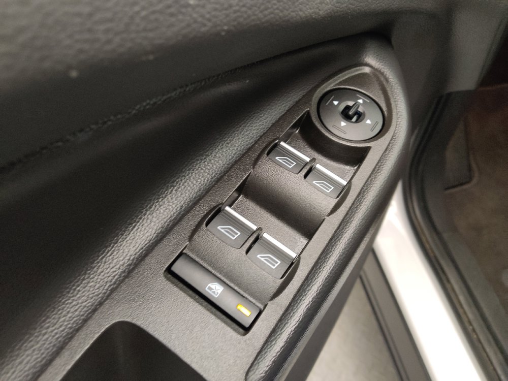 Used 2019 Ford Escape SE FWD image 27