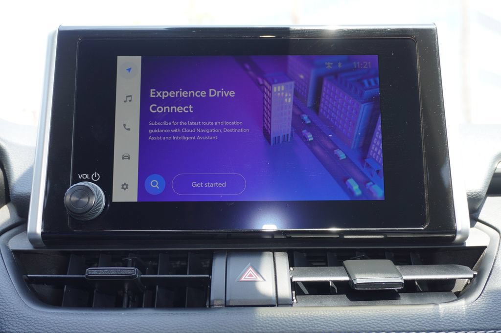 Used 2025 Toyota RAV4 XLE FWD image 12