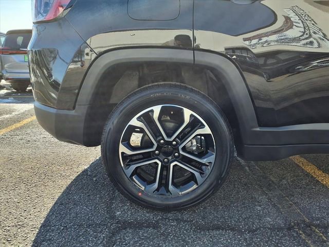 Used 2022 Jeep Compass Limited image 13