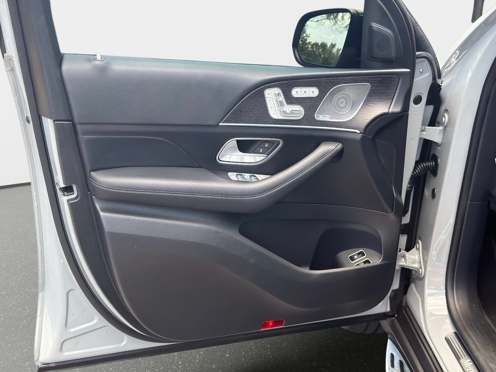 Certified 2024 Mercedes-Benz GLE 450e 4MATIC image 17