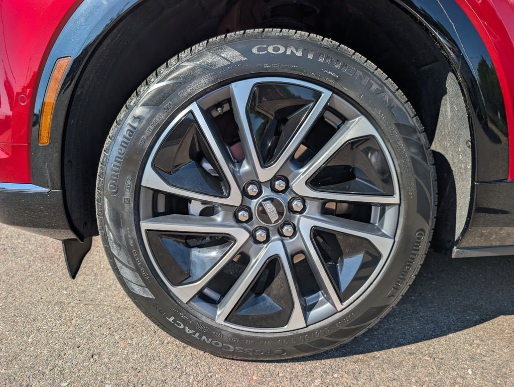 Certified 2025 Cadillac Optiq Sport 2 w/ LPO, Floor Liner Package AWD/4WD image 12
