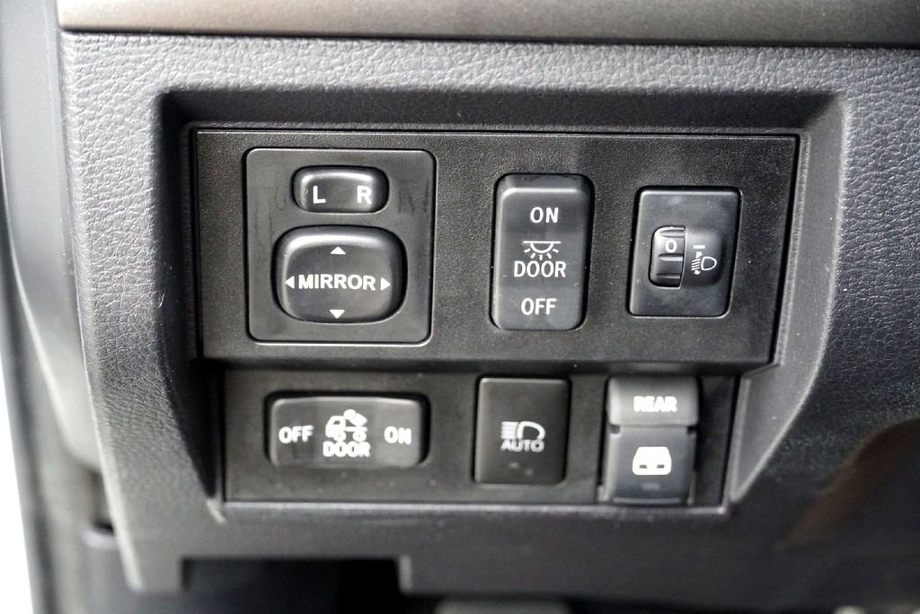 Used 2019 Toyota Tundra SR5 w/ TRD Off Road Package image 21