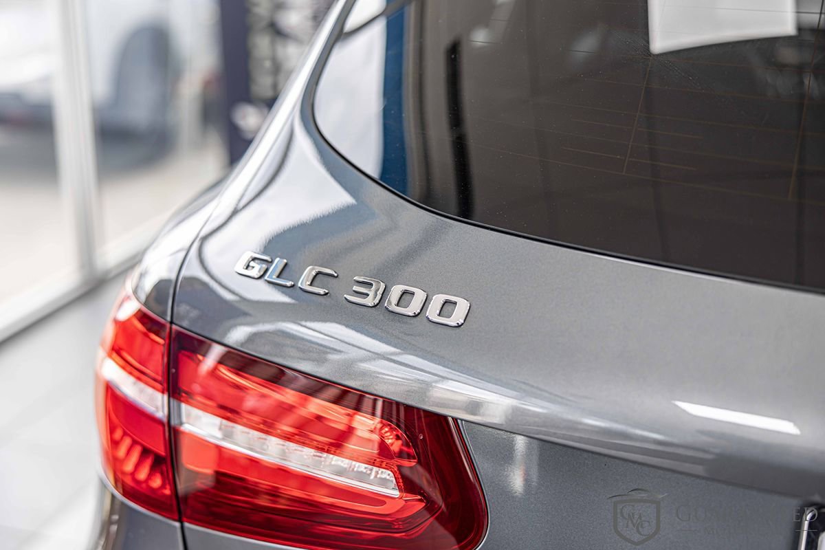 Used 2019 Mercedes-Benz GLC 300 4MATIC w/ Multimedia Package image 13
