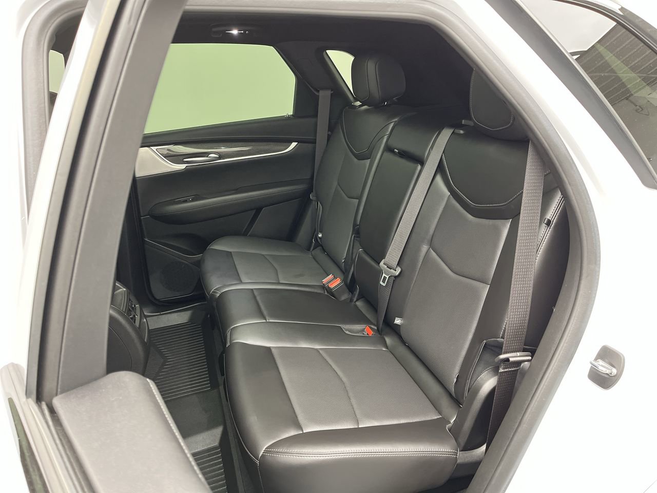 Certified 2024 Cadillac XT5 Sportv w/ LPO, Floor Liner Package AWD/4WD image 13