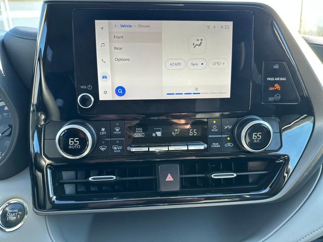 Used 2023 Toyota Highlander LE AWD/4WD image 24