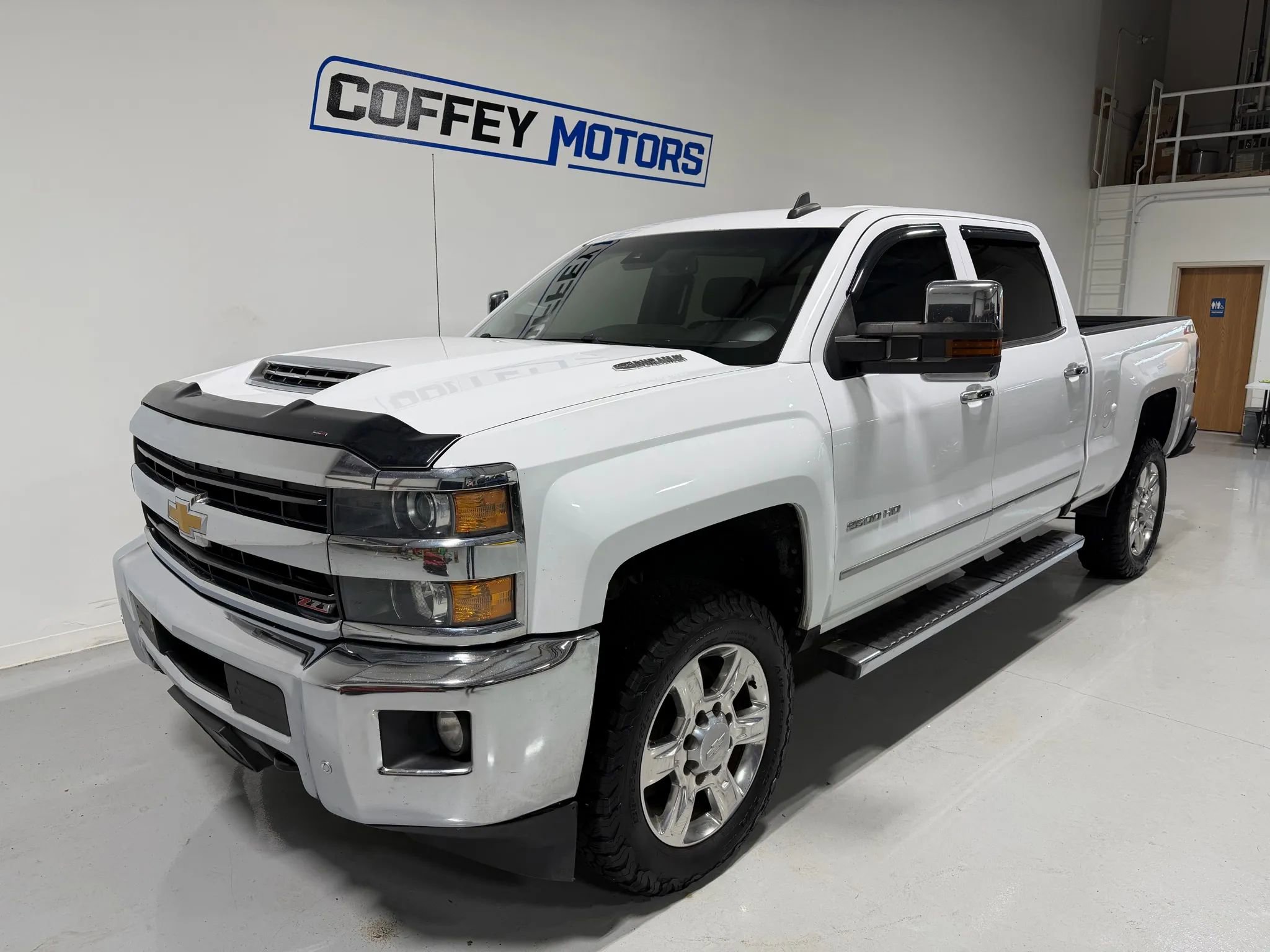 Used 2018 Chevrolet Silverado 2500 LTZ w/ Duramax Plus Package AWD/4WD image 2