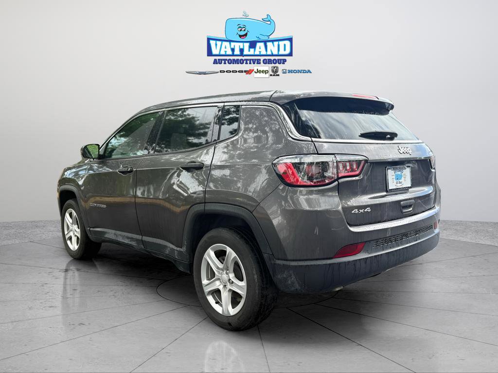 Used 2023 Jeep Compass Sport image 3