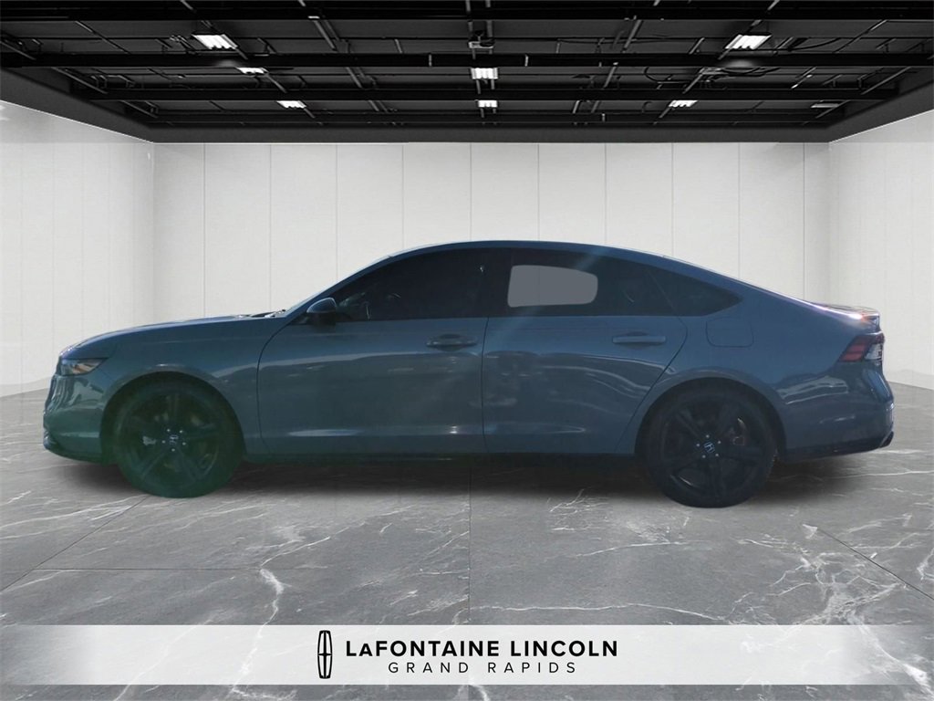 Used 2023 Honda Accord Sport image 2