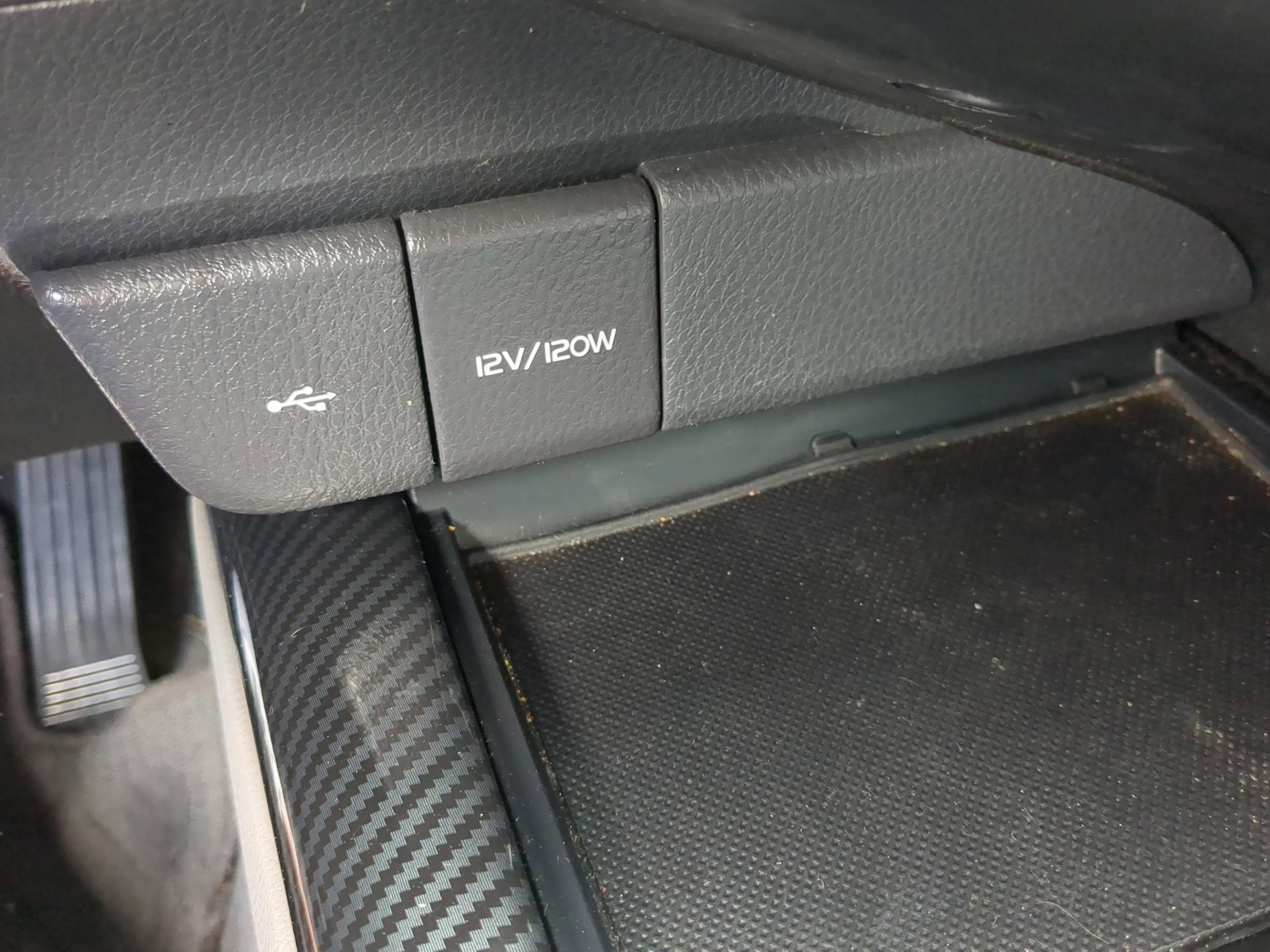 Used 2022 Toyota Camry SE image 5