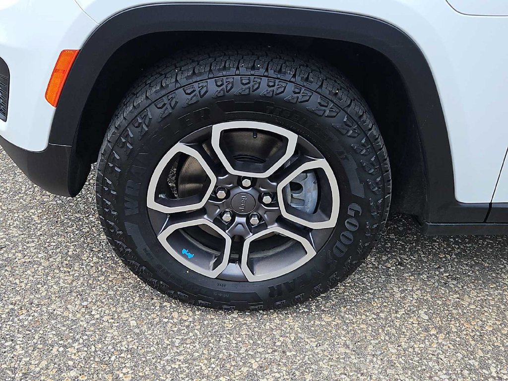 Used 2024 Jeep Grand Cherokee Trailhawk AWD/4WD image 5