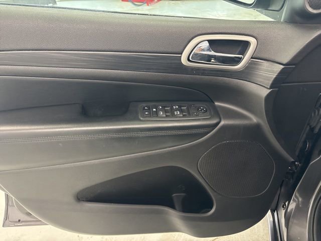 Used 2020 Jeep Grand Cherokee Altitude image 18