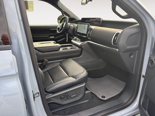 New 2025 Ford Expedition Max Platinum w/ Stealth Performance Package AWD/4WD image 15
