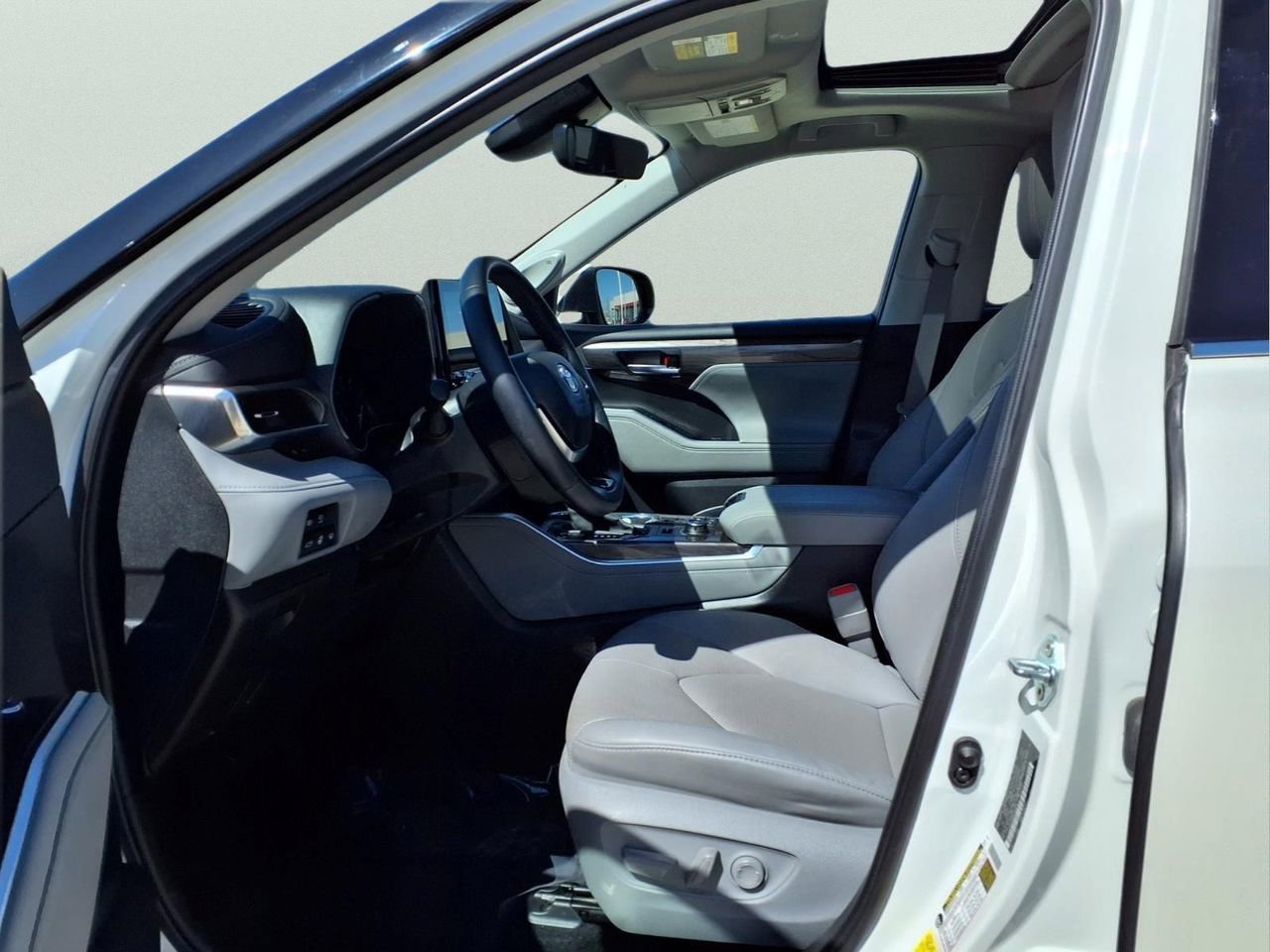 Certified 2021 Toyota Highlander Limited w/ Protection Package #3 (TMS) image 18