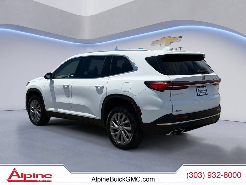 Used 2025 Buick Enclave Preferred AWD/4WD image 3